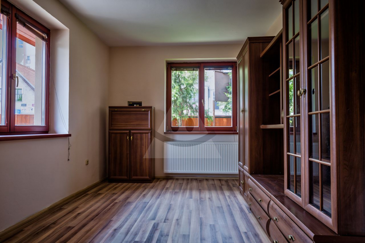 Beautiful 5 bedroom bungalow with business in one in Veľký Meder