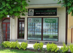 Začínali ako malá rodinná firma, dnes ponúkajú takmer 1500 nehnuteľností: Reality Alpia už aj v Poprade Začínali ako malá rodinná firma, dnes ponúkajú takmer 1500 nehnuteľností: Reality Alpia už aj v Poprade