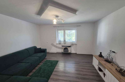 Zrekonštruovaný 4 izbový rodinný dom s novou prístavbou vo Veľkých Kosihách na predaj