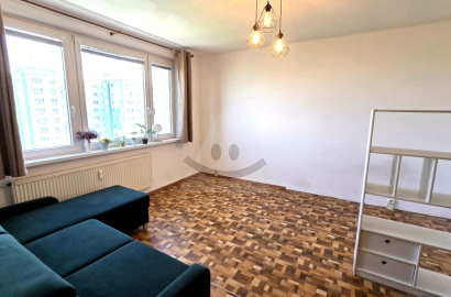 Svetlý 1-izbový byt s potenciálom prerobenia na 1,5-izbový | Topoľčianska ulica, Bratislava – Petržalka